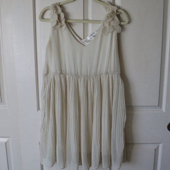 Beige Flowy Dress - Picture 1 of 4